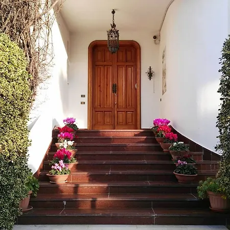 Mary Apartment